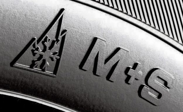 Simbol Three-Peak Mountain Snowflake (3PMSF) și M+S